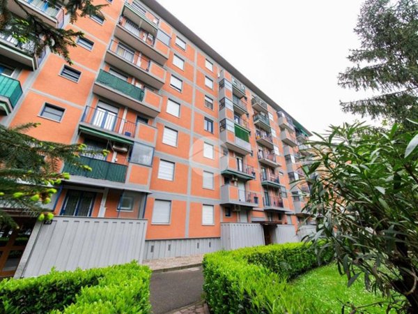 appartamento in vendita a Milano in zona Quartiere degli Olmi