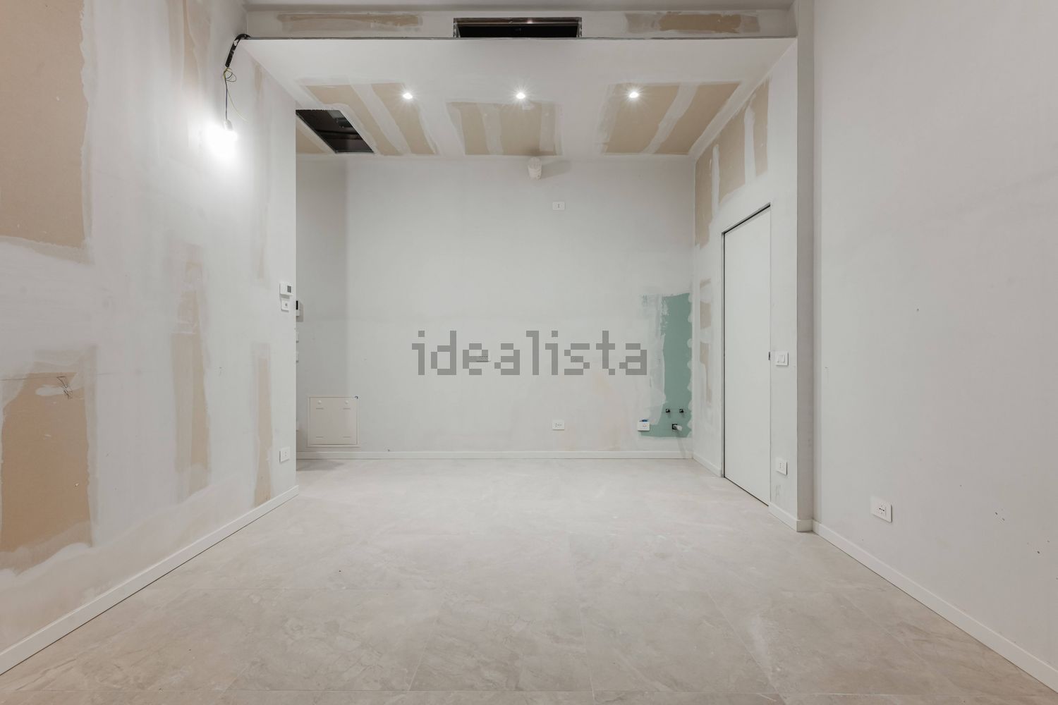 appartamento in vendita a Milano in zona Porta Genova