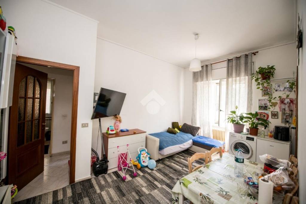 appartamento in vendita a Milano in zona Baggio