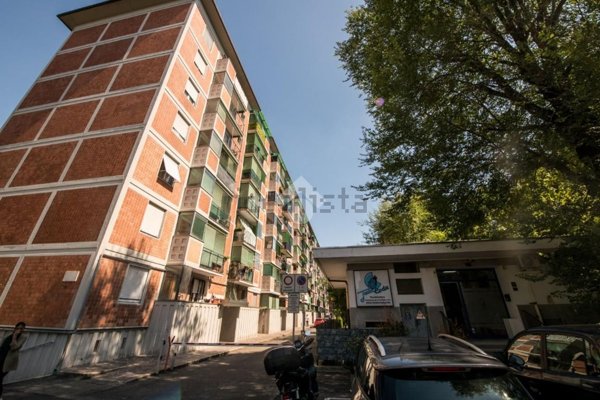 appartamento in vendita a Milano in zona Quartiere degli Olmi