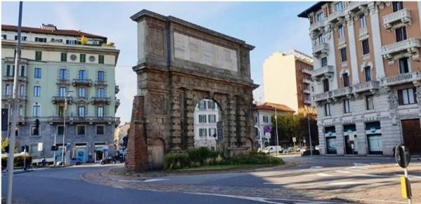 casa semindipendente in vendita a Milano in zona Porta Romana