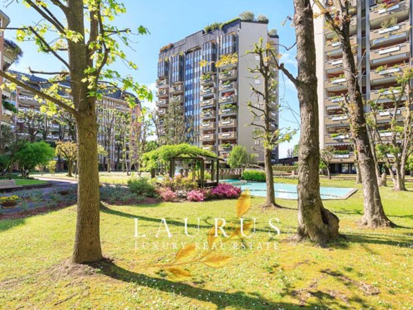 appartamento in vendita a Milano in zona Trenno