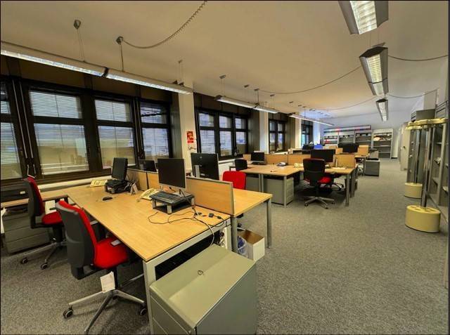 ufficio in vendita a Milano in zona Solari