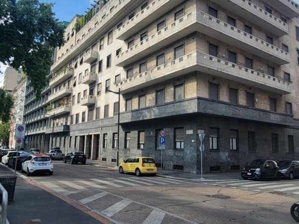 appartamento in vendita a Milano in zona Sempione