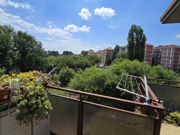 appartamento in vendita a Milano in zona Baggio