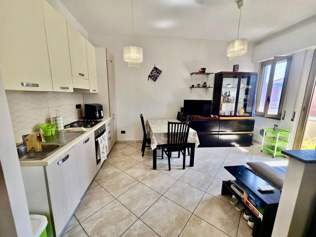 appartamento in vendita a Milano in zona Adriano