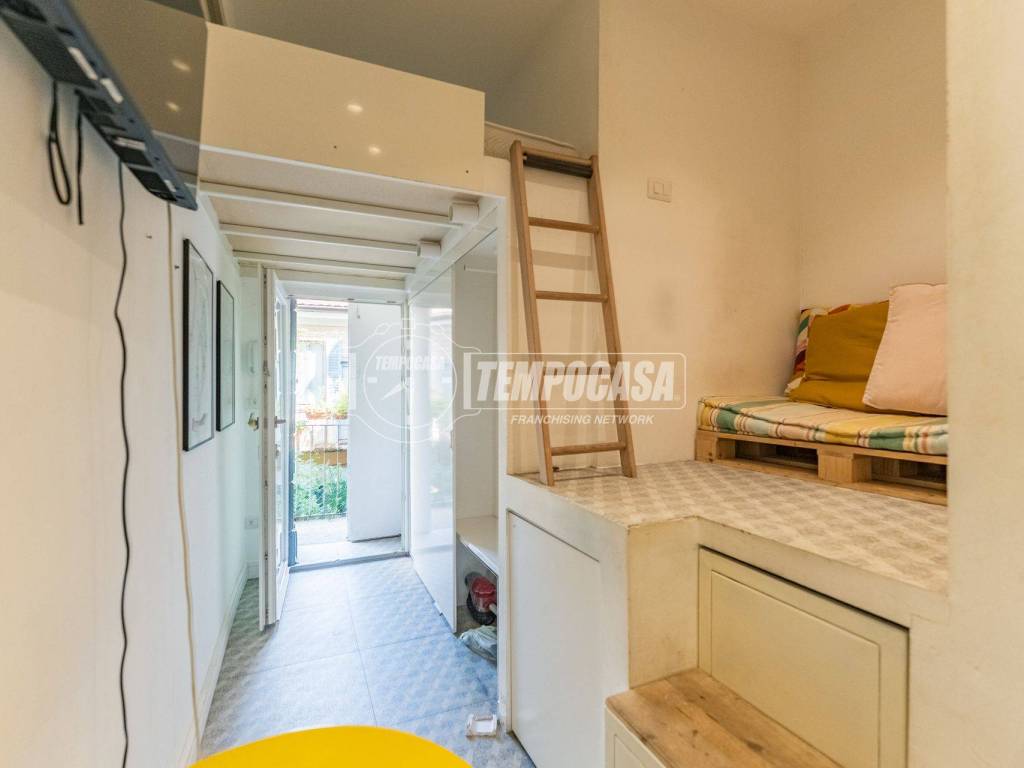 appartamento in vendita a Milano in zona Porta Nuova