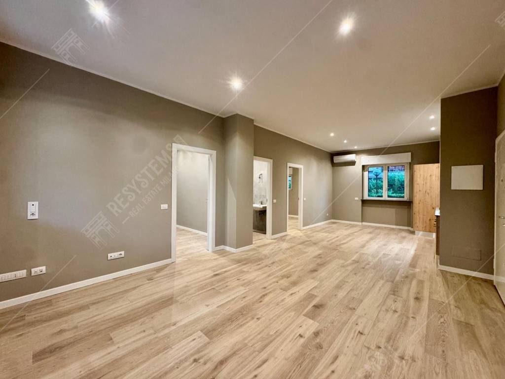 appartamento in vendita a Milano in zona QT8