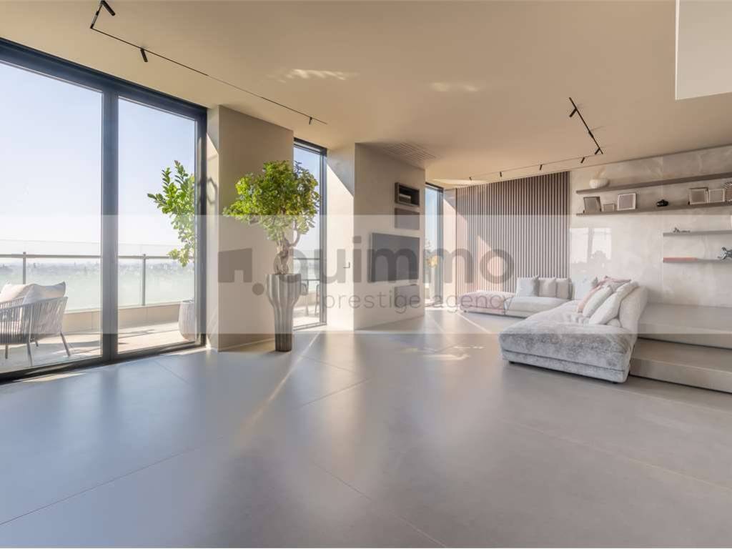 appartamento in vendita a Milano in zona Porta Nuova