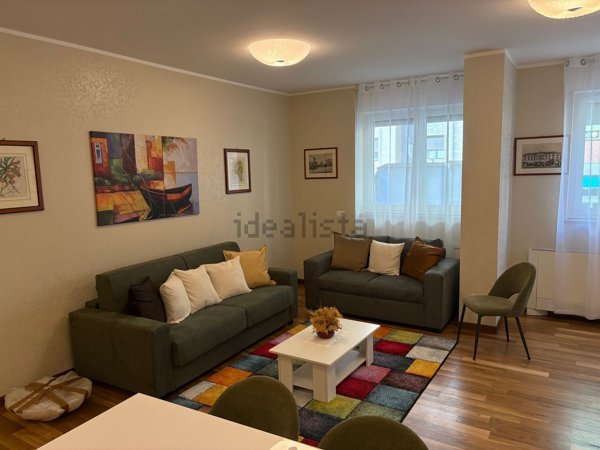appartamento in vendita a Milano in zona Guastalla