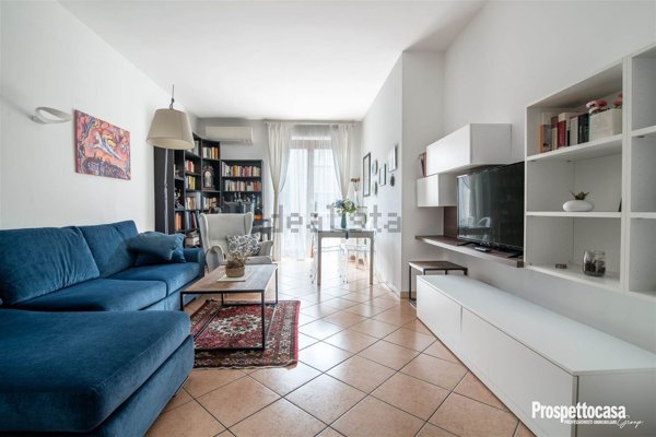 appartamento in vendita a Milano in zona Lorenteggio