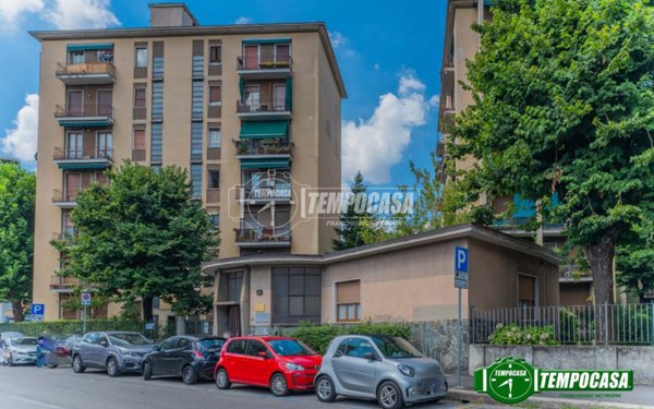 appartamento in vendita a Milano in zona Montalbino