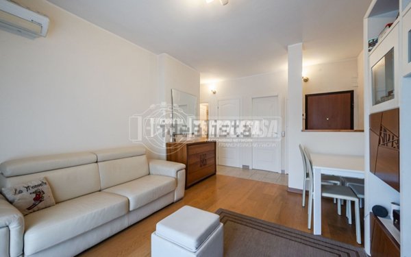 appartamento in vendita a Milano in zona Vigentino