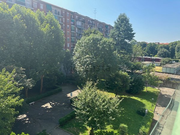 appartamento in vendita a Milano in zona Famagosta