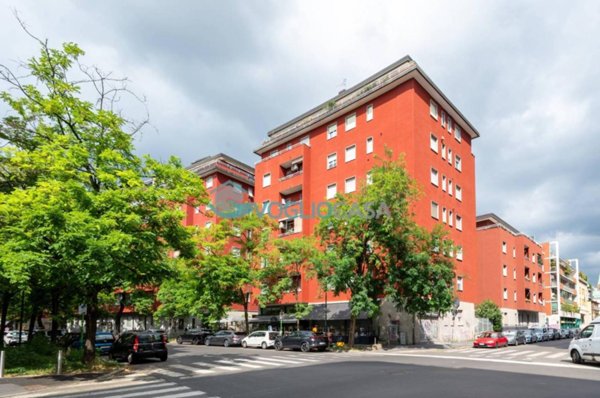 appartamento in vendita a Milano in zona Cagnola