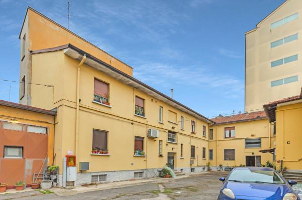 appartamento in vendita a Milano in zona Morsenchio