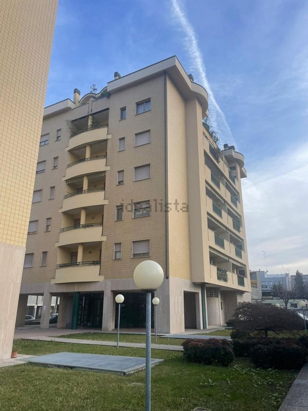 appartamento in vendita a Milano in zona Affori
