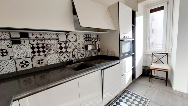 appartamento in vendita a Milano in zona Lorenteggio