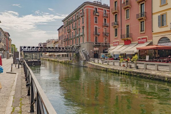 negozio in vendita a Milano in zona Porta Genova
