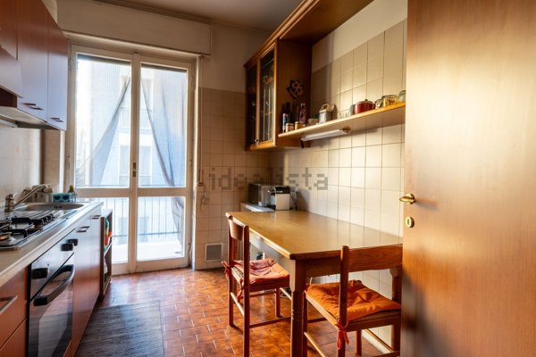 appartamento in vendita a Milano in zona Lorenteggio