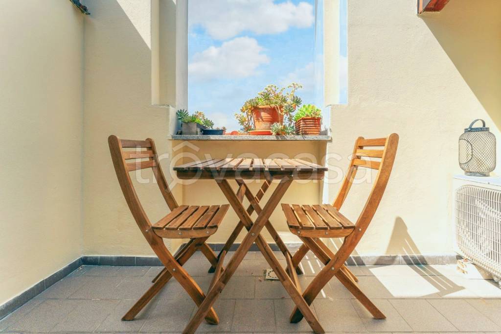 appartamento in vendita a Milano in zona Morivione