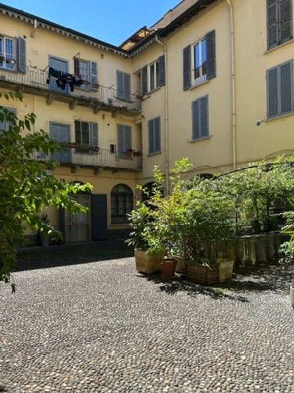 appartamento in vendita a Milano in zona Solari