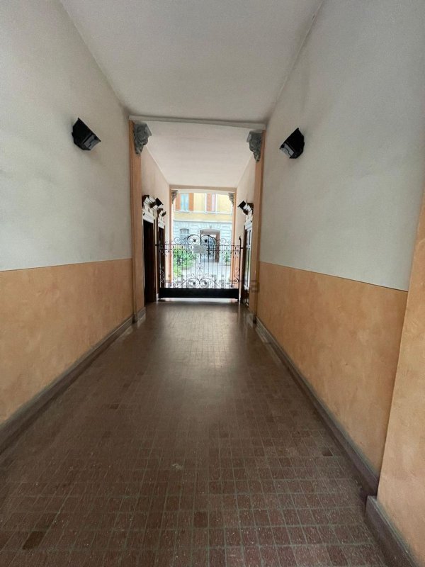 appartamento in vendita a Milano in zona Cinque Giornate