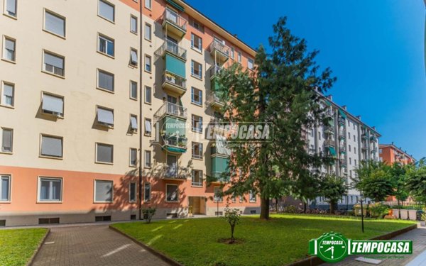 appartamento in vendita a Milano in zona Segnano