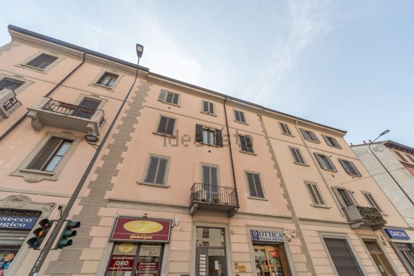 appartamento in vendita a Milano in zona Vigentino