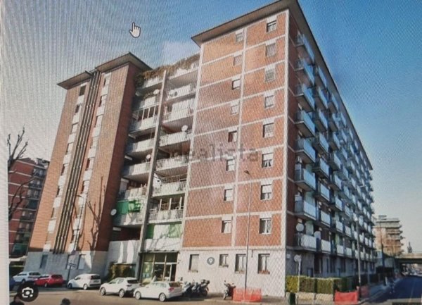 appartamento in vendita a Milano in zona Famagosta