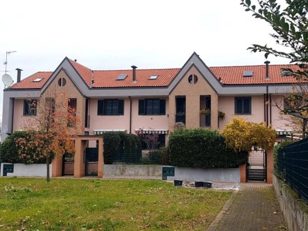 casa indipendente in vendita a Milano in zona Chiesa Rossa
