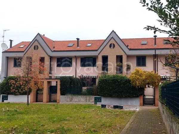 casa indipendente in vendita a Milano in zona Gratosoglio