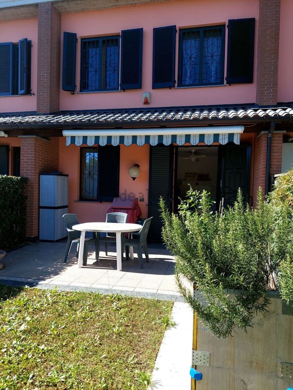 casa indipendente in vendita a Milano in zona Gratosoglio
