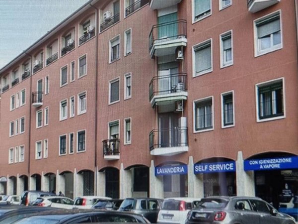 appartamento in vendita a Milano in zona Baggio