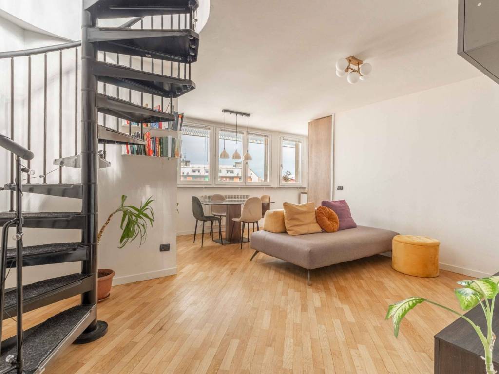 appartamento in vendita a Milano in zona Famagosta