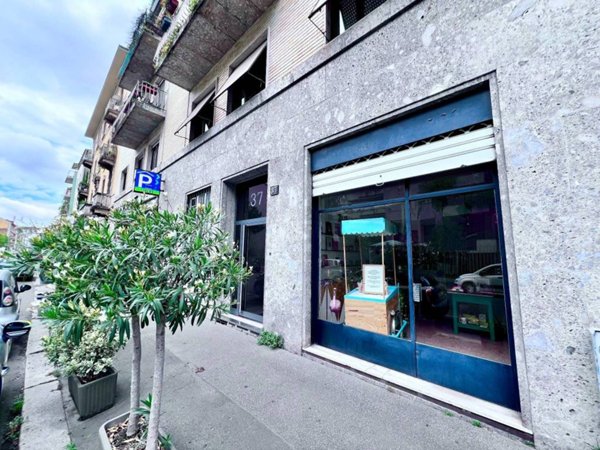 negozio in vendita a Milano in zona Porta Romana