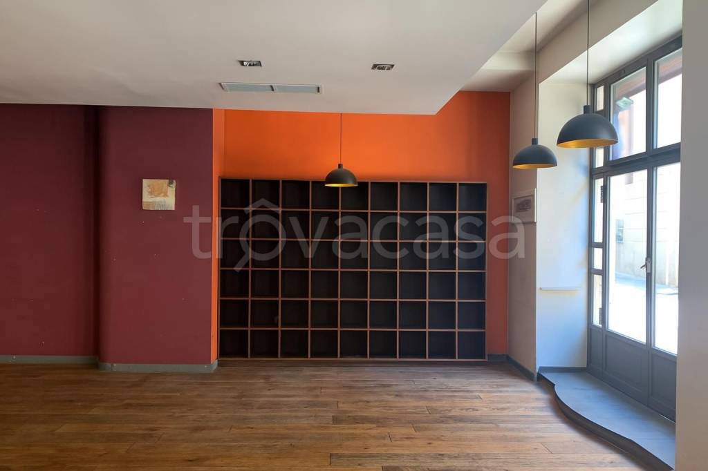 negozio in vendita a Milano in zona Bocconi