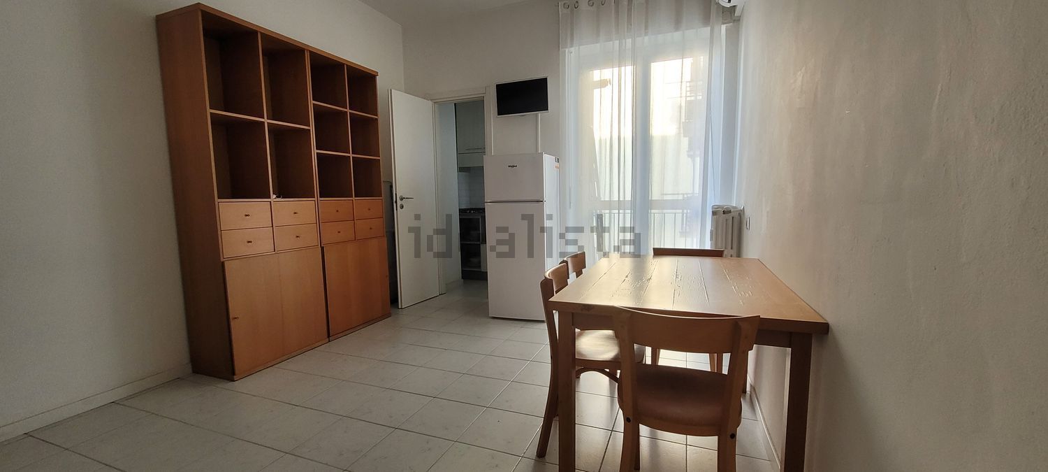 appartamento in vendita a Milano in zona Lorenteggio