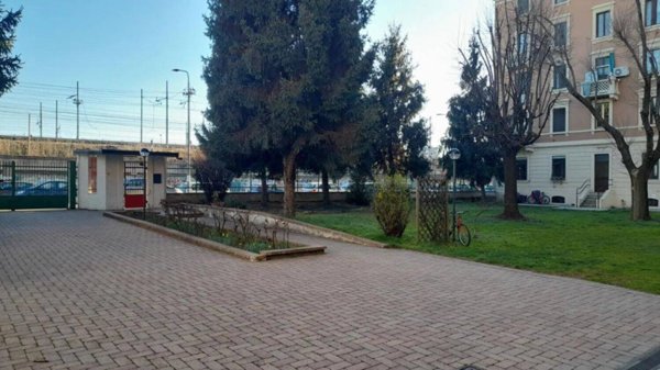 appartamento in vendita a Milano in zona Ortica