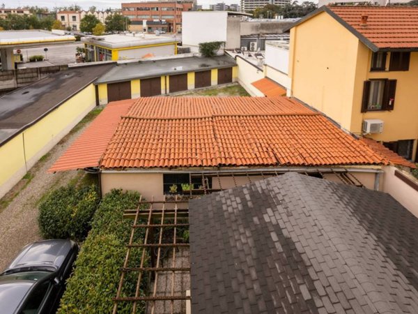 appartamento in vendita a Milano in zona Vigentino