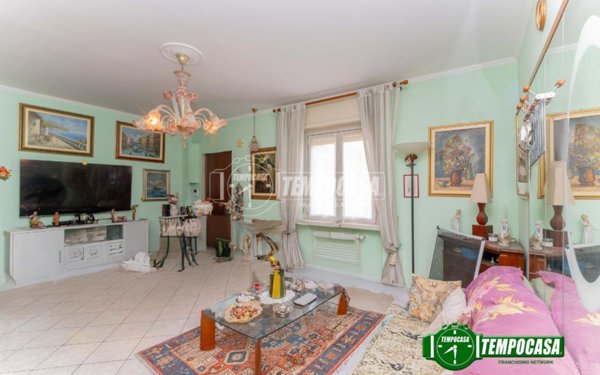 appartamento in vendita a Milano in zona Baggio