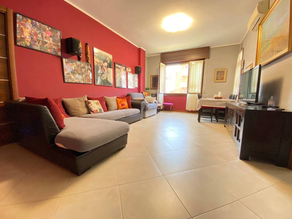 appartamento in vendita a Milano in zona Sempione