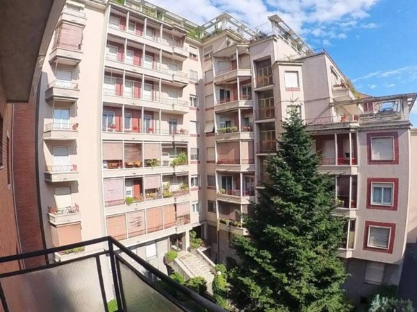 appartamento in vendita a Milano in zona Barona