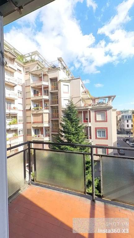 appartamento in vendita a Milano in zona Lorenteggio