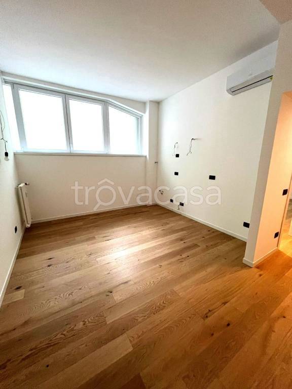 appartamento in vendita a Milano in zona Bocconi