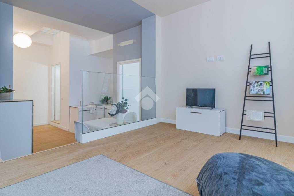 appartamento in vendita a Milano in zona Piazzale Lodi