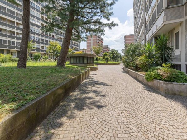 appartamento in vendita a Milano in zona Vigentino