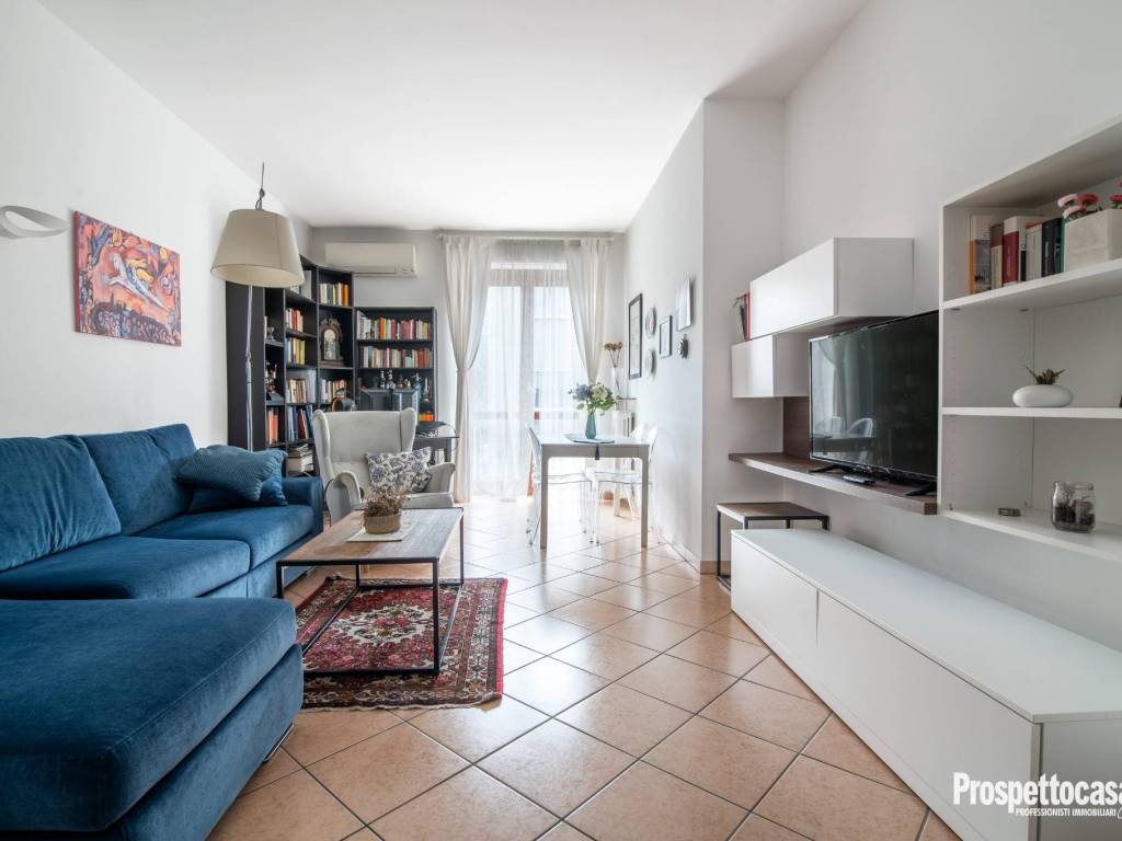 appartamento in vendita a Milano in zona Famagosta
