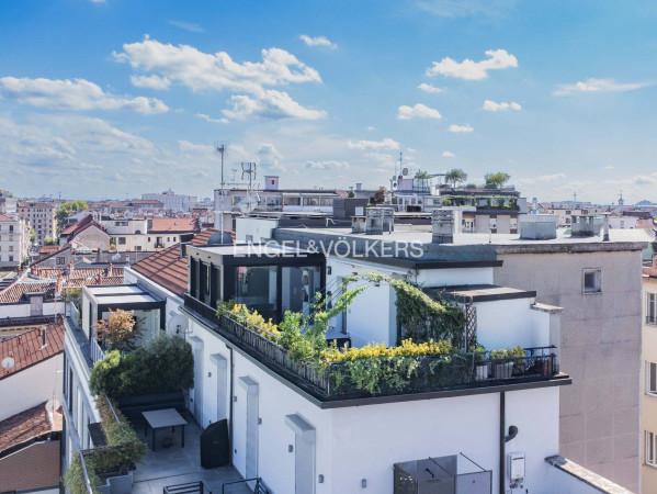 appartamento in vendita a Milano in zona Sant'Ambrogio