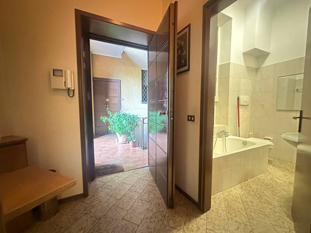 appartamento in vendita a Milano in zona Isola